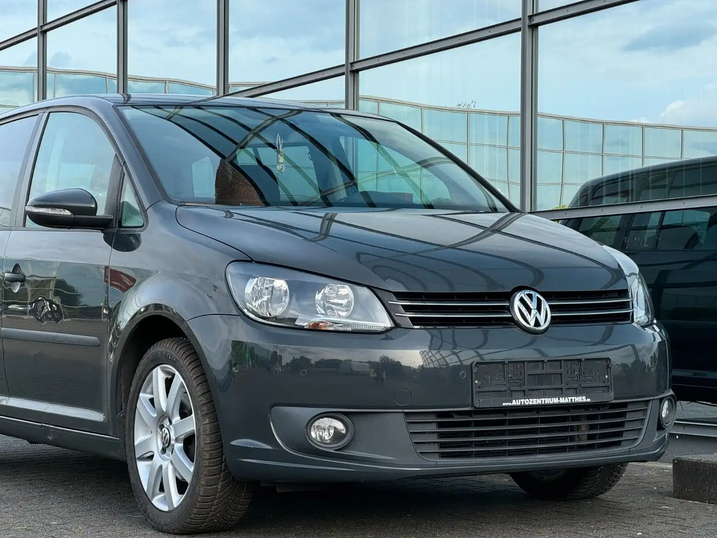 Volkswagen Touran Trendline 1.2 Klima PDC Grau - 1