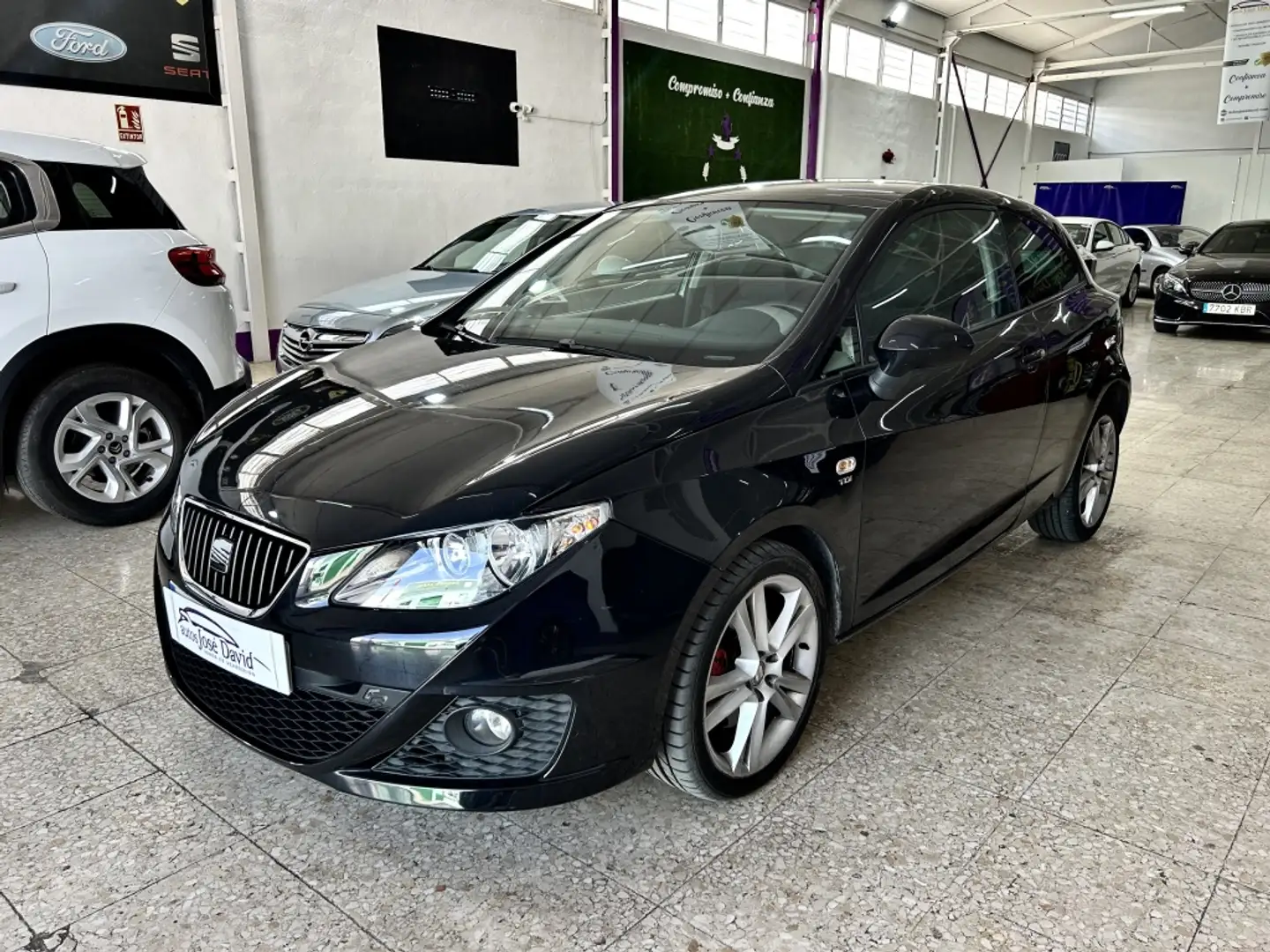 SEAT Ibiza SC 1.6TDI CR Style 105 Noir - 1