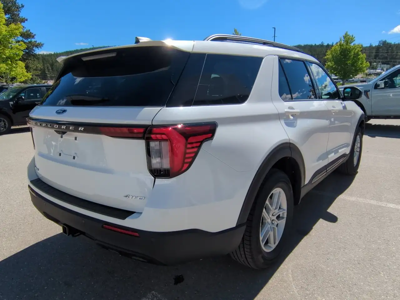 Ford Explorer снимка Ford Explorer