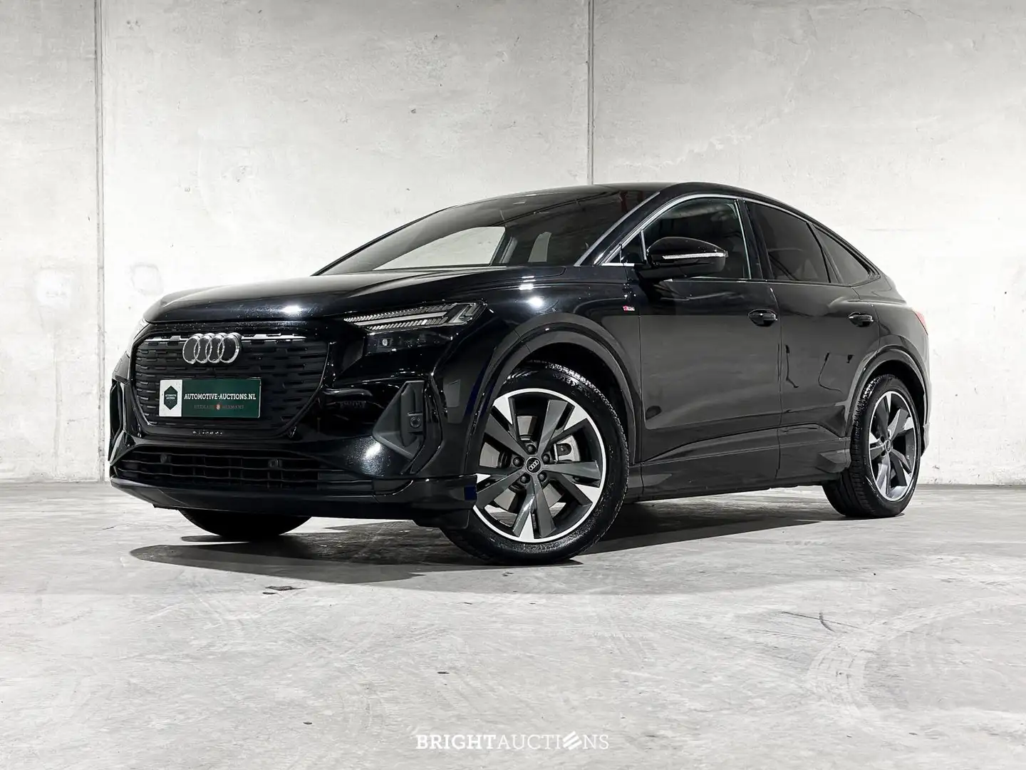 Audi Q4 e-tron Sportback 40 Launch edition S Competition 77 kWh Zwart - 1