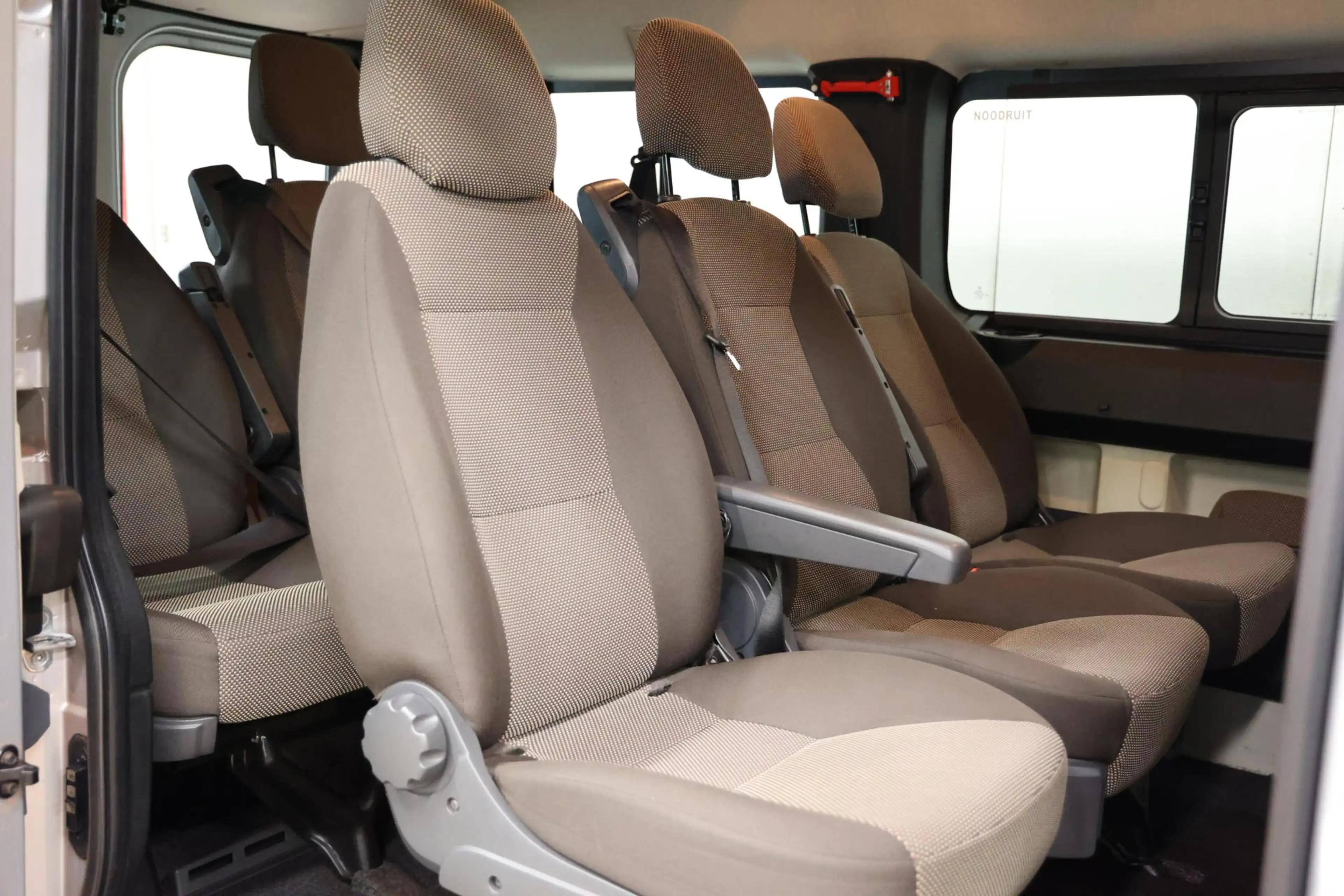 Peugeot Boxer 2.2 BlueHDI 9 Persoons Personenvervoer — photo 7