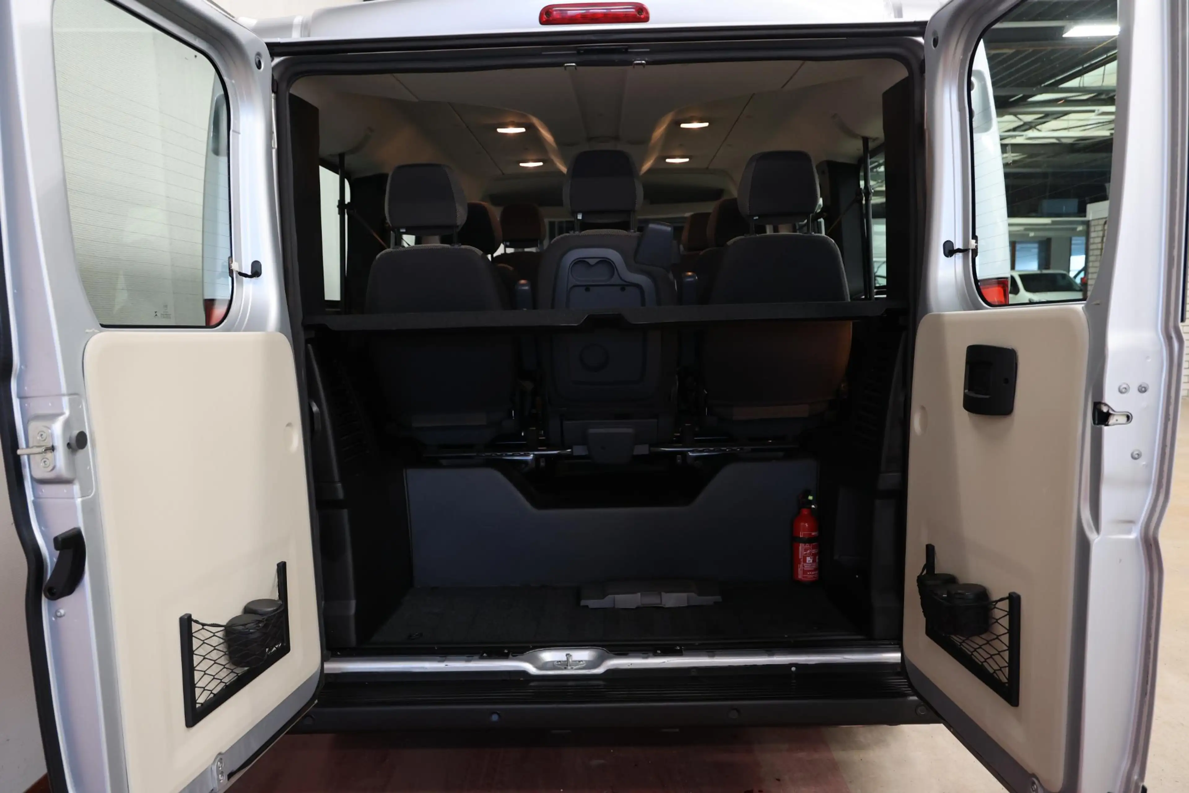 Peugeot Boxer 2.2 BlueHDI 9 Persoons Personenvervoer — photo 13