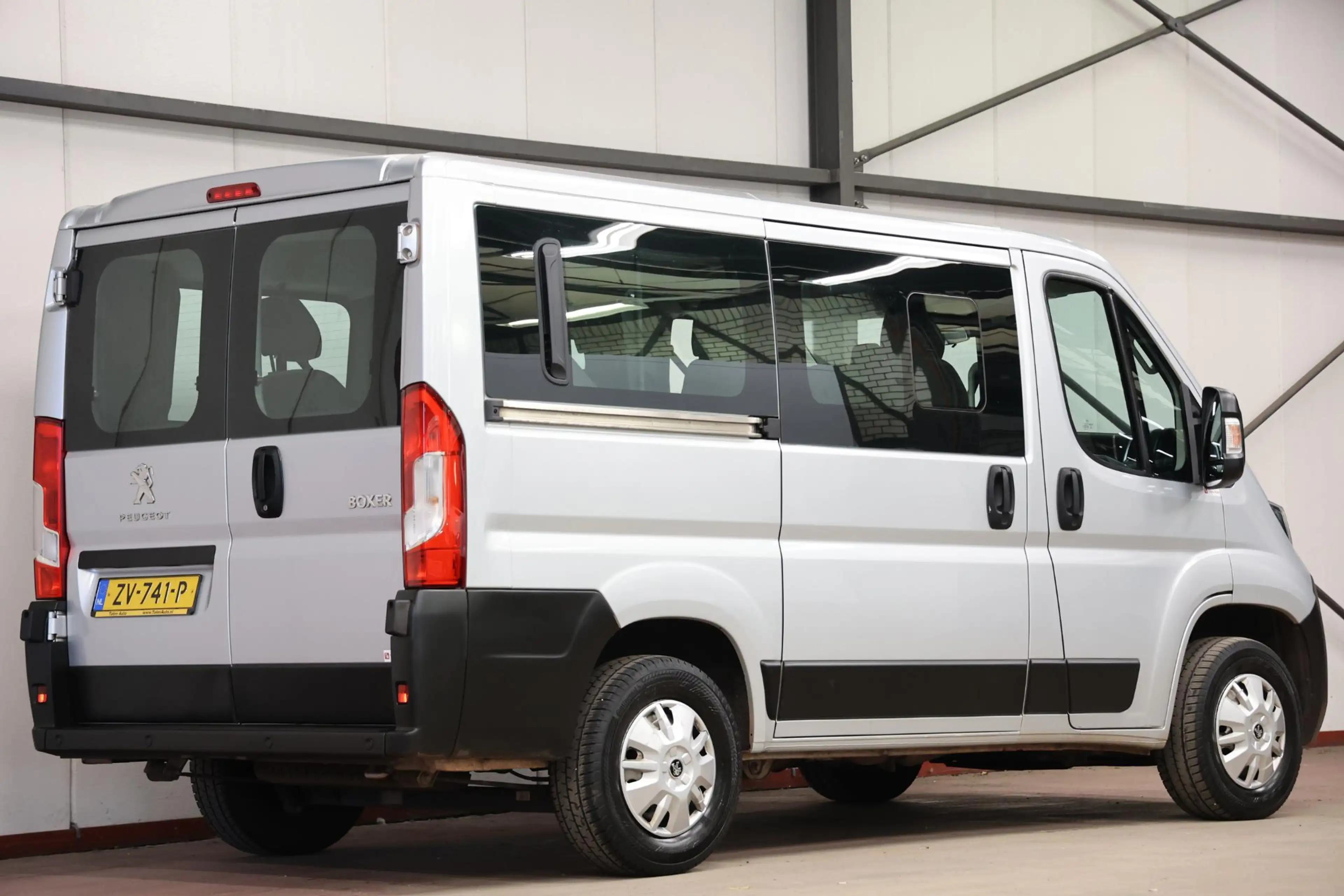 Peugeot Boxer 2.2 BlueHDI 9 Persoons Personenvervoer — photo 4