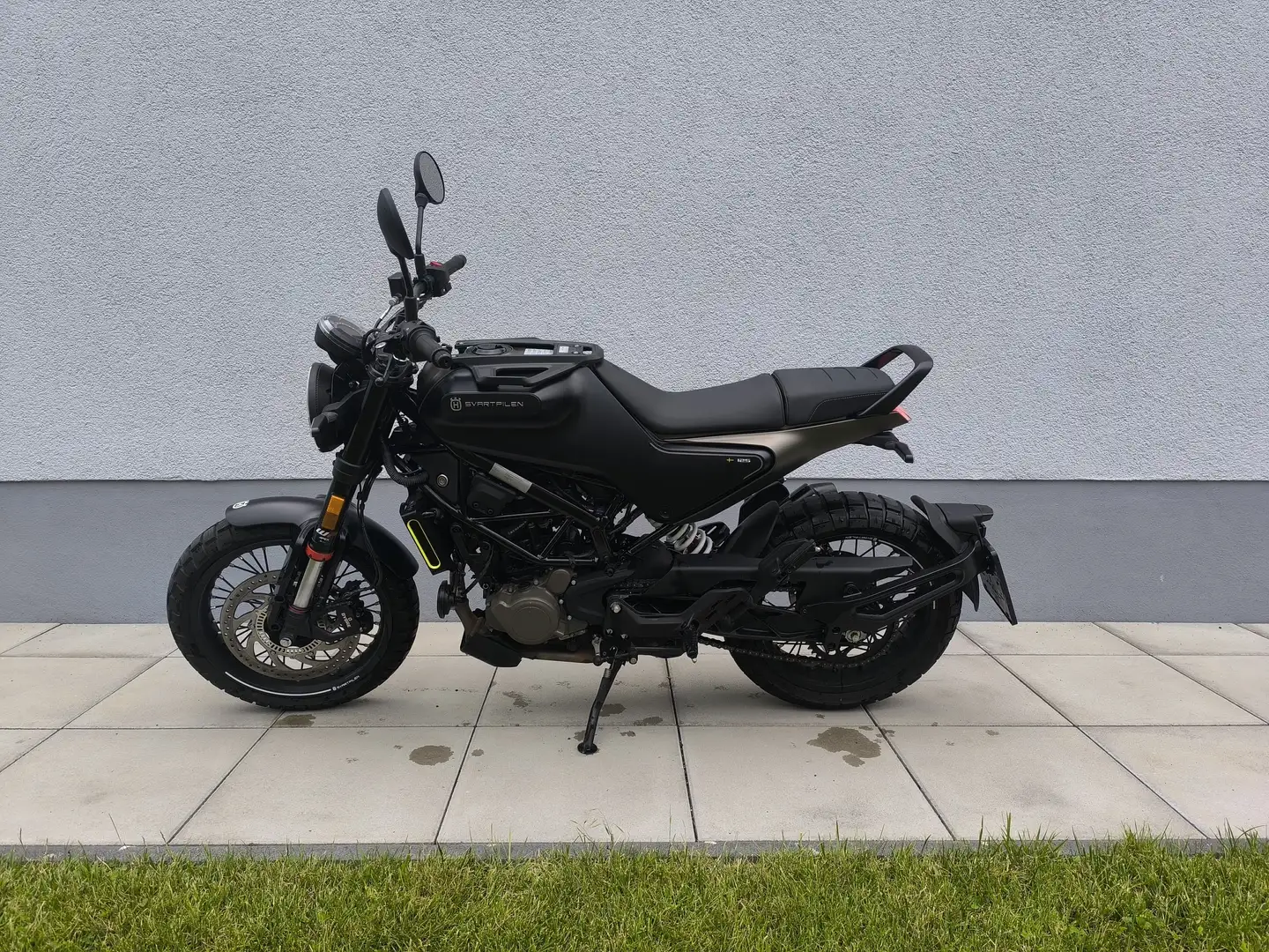 Husqvarna Svartpilen 125 2023 EU Negru - 1