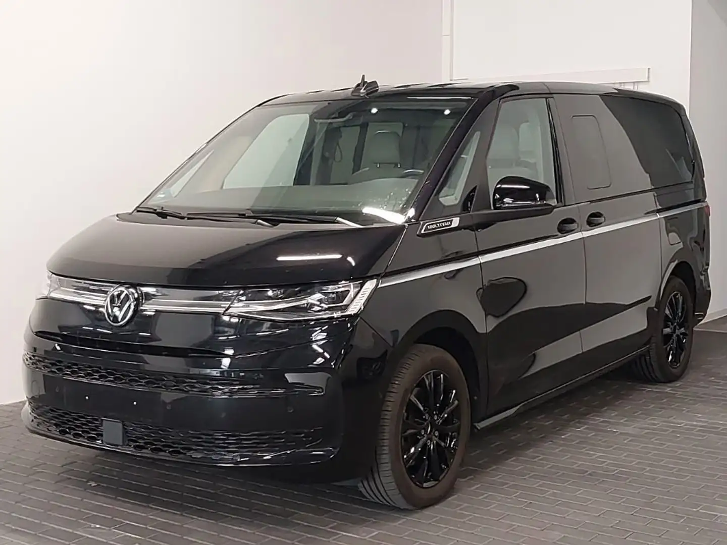 Volkswagen T7 Multivan *Style*Lang*AHK Zwart - 1