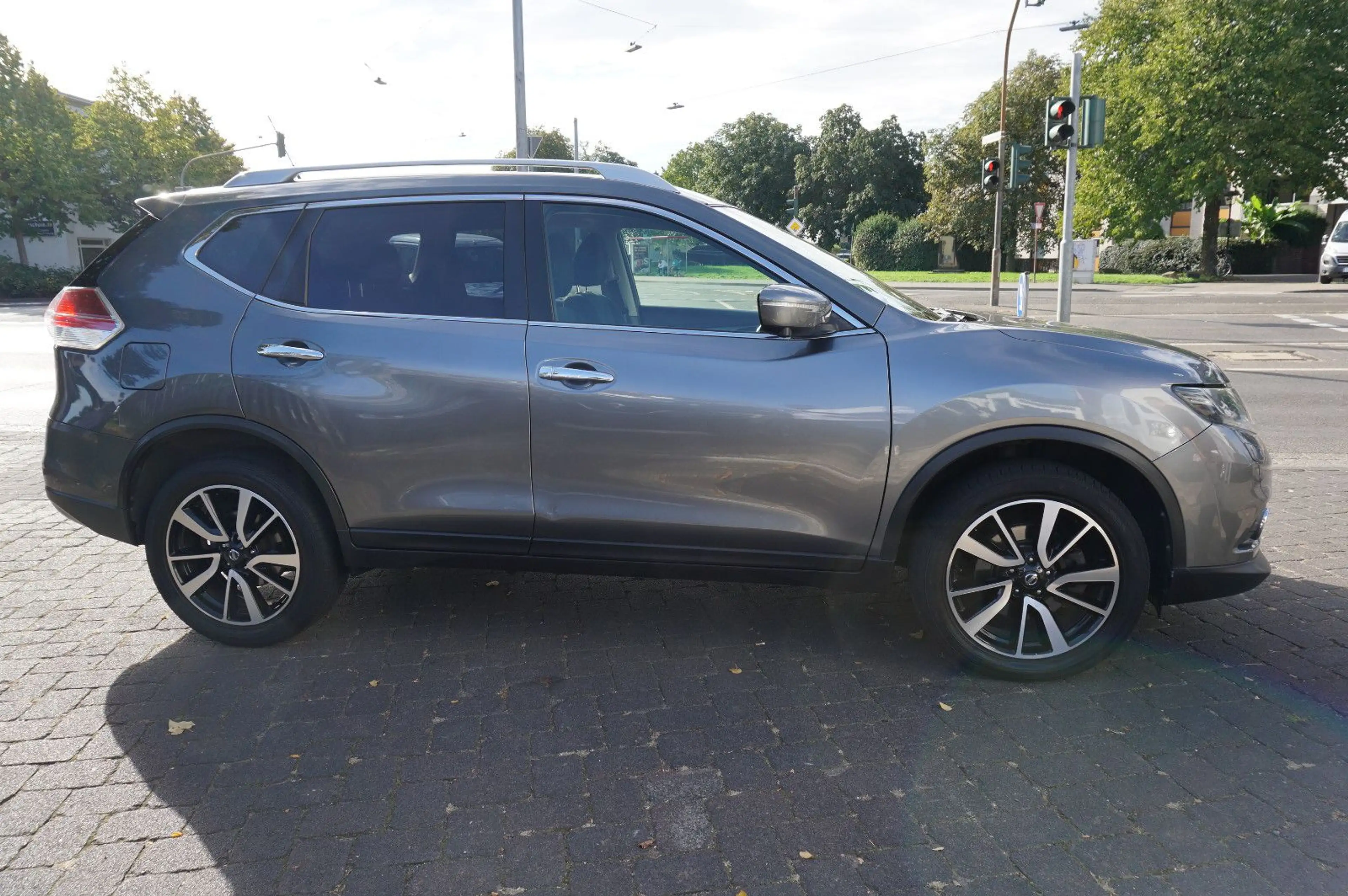 Nissan X-Trail N-Vision 4x4 Automatik/Kamera/TÜV neu!! — photo 4