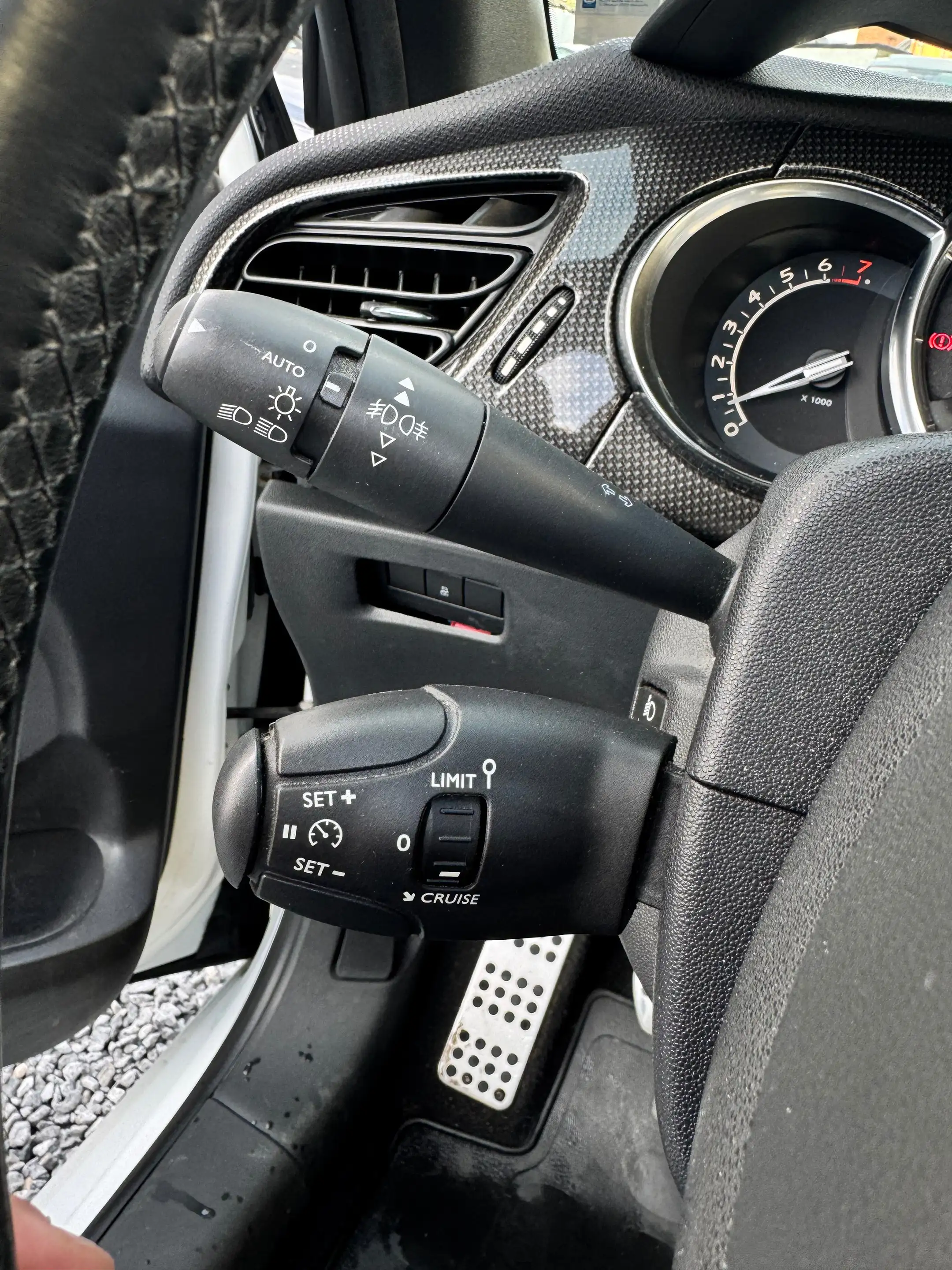 Citroen DS3 DS 3 Cabrio 1.6 THP Sport Chic — photo 14
