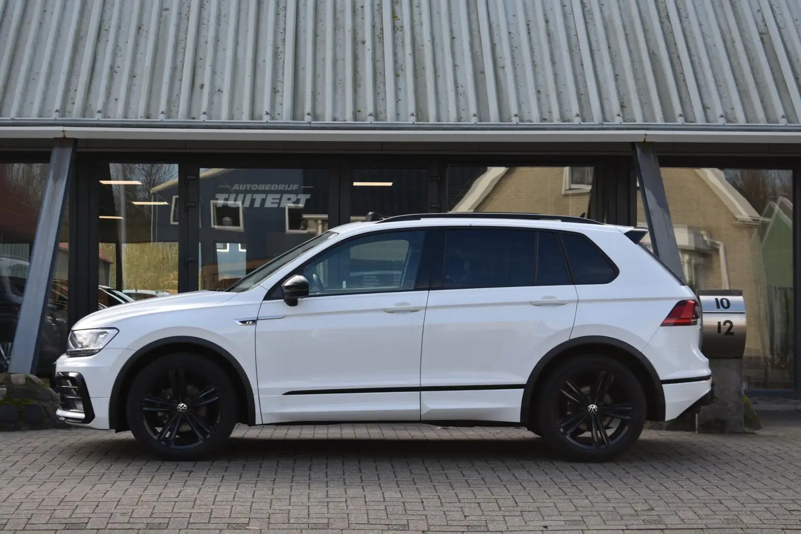 Volkswagen Tiguan 1.5 TSI ACT Highline | R-LINE | BLACK STYLE | TREK Wit - 2