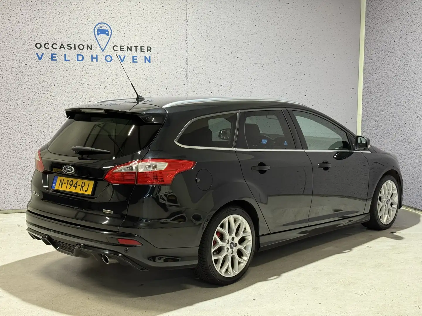 Ford Focus Wagon 1.6 EcoBoost Titanium // VOORRUITVERWARMING Schwarz - 2
