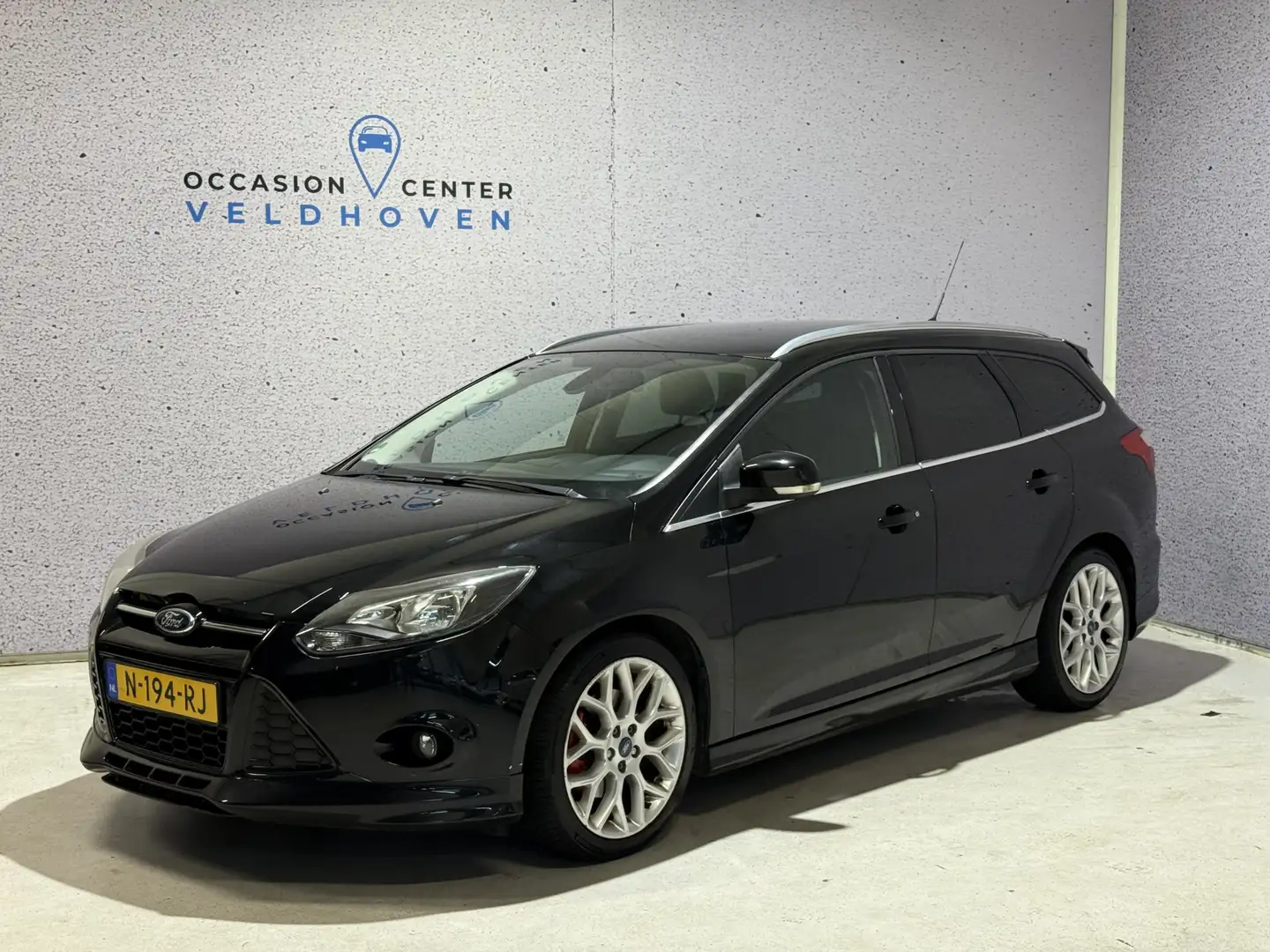 Ford Focus Wagon 1.6 EcoBoost Titanium // VOORRUITVERWARMING Schwarz - 1