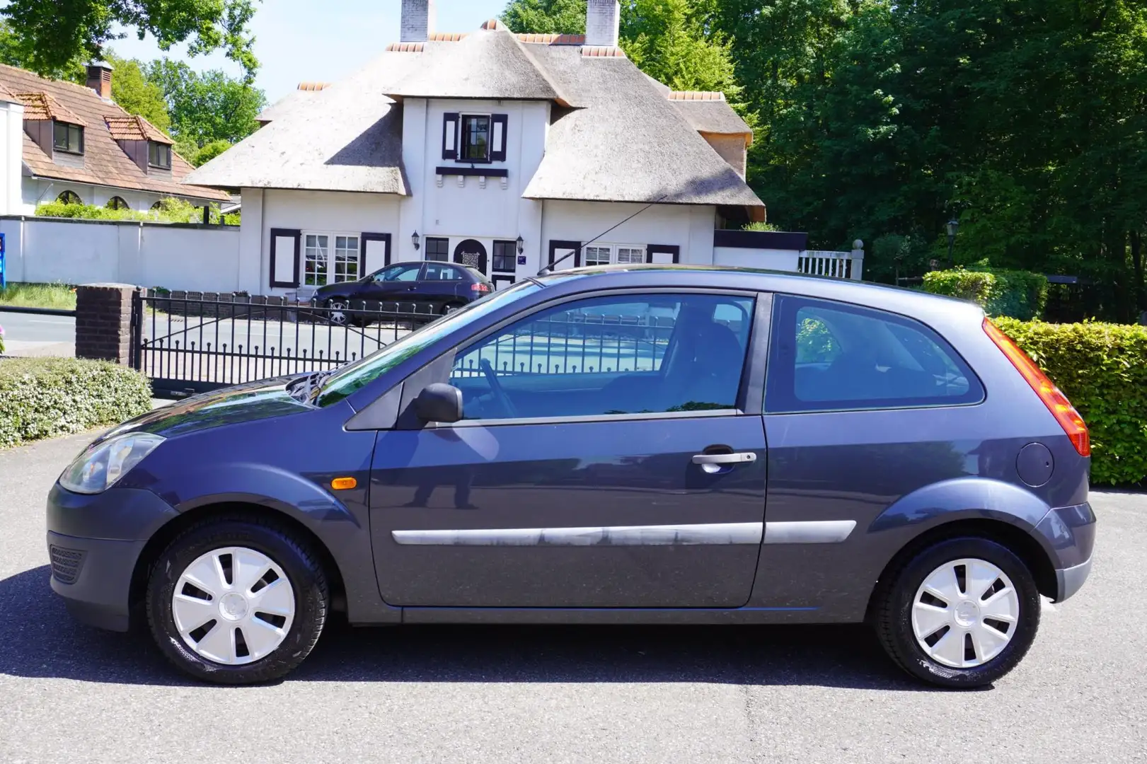 Ford Fiesta 1.3-8V Style AIRCO Szürke - 2