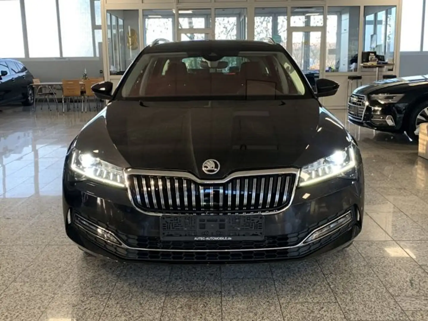 Skoda Superb Combi 2.0 TDI AHK+SPURH+LED+ACC+KAMERA Noir - 2