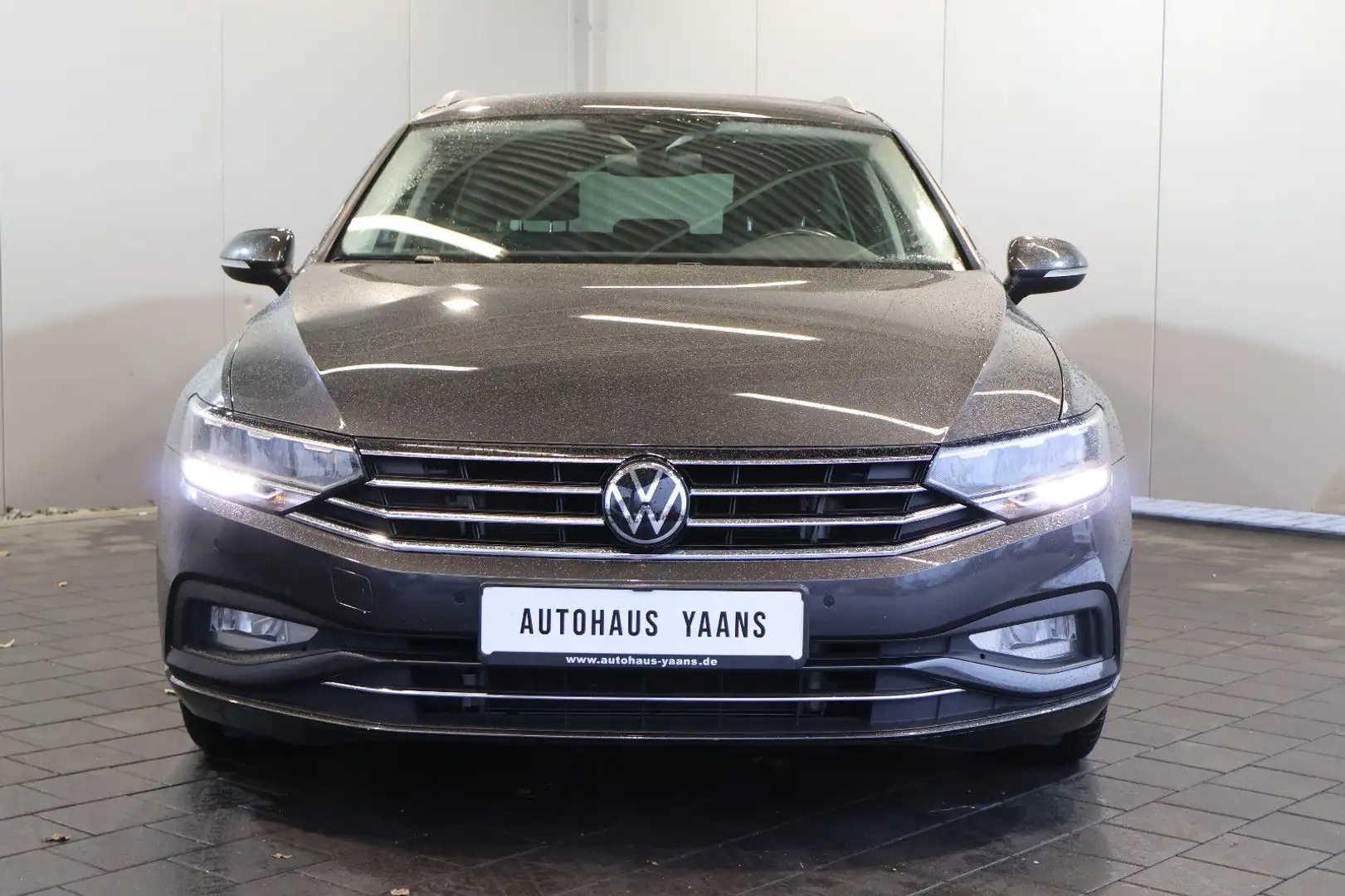 Volkswagen Passat Variant Passat 2.0 TDI DSG Business ACC+KAM+LED+NAVI+AHK Grau - 2