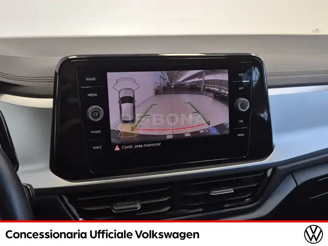 Volkswagen T-Roc view 13