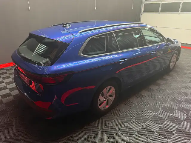 Volkswagen Passat view 16