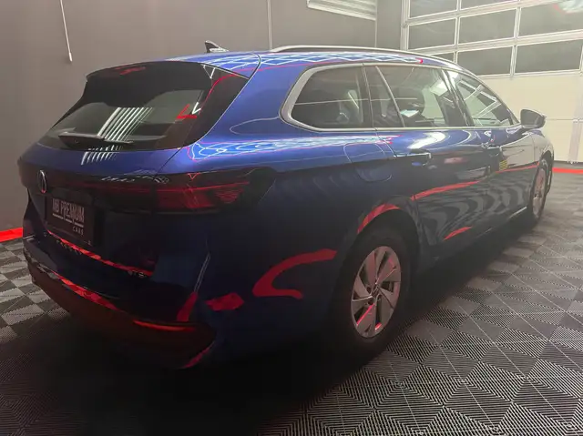 Volkswagen Passat view 17