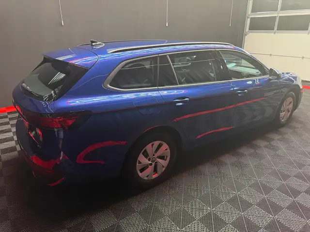 Volkswagen Passat view 15
