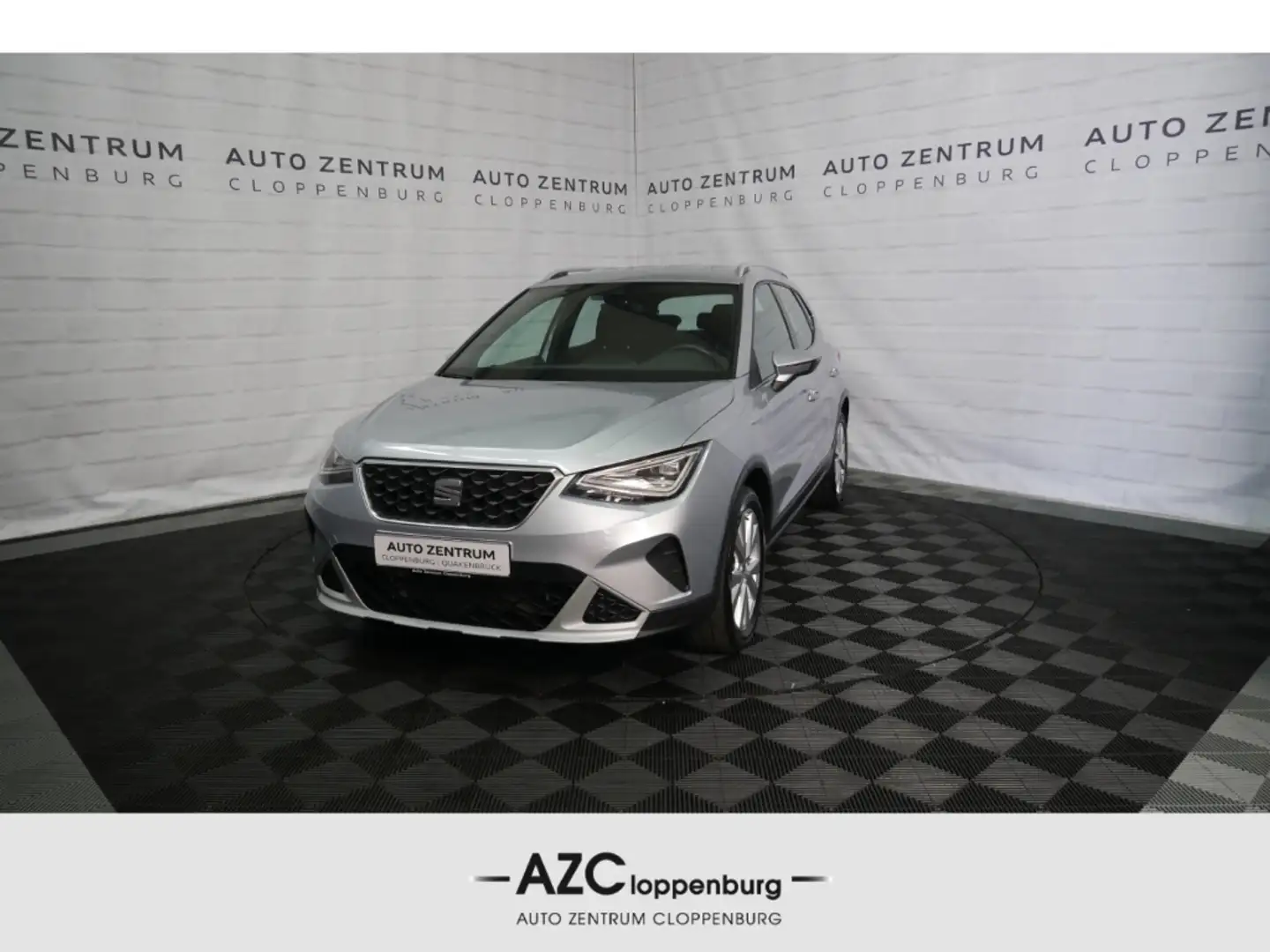 SEAT Arona Xperience 1.0 TSI LED+Navi-Touch+PDC+17'' Silber - 1