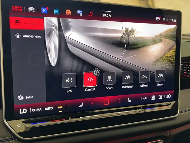 Volkswagen Tiguan view 8