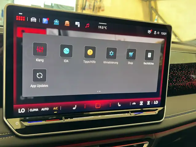 Volkswagen Tiguan view 10
