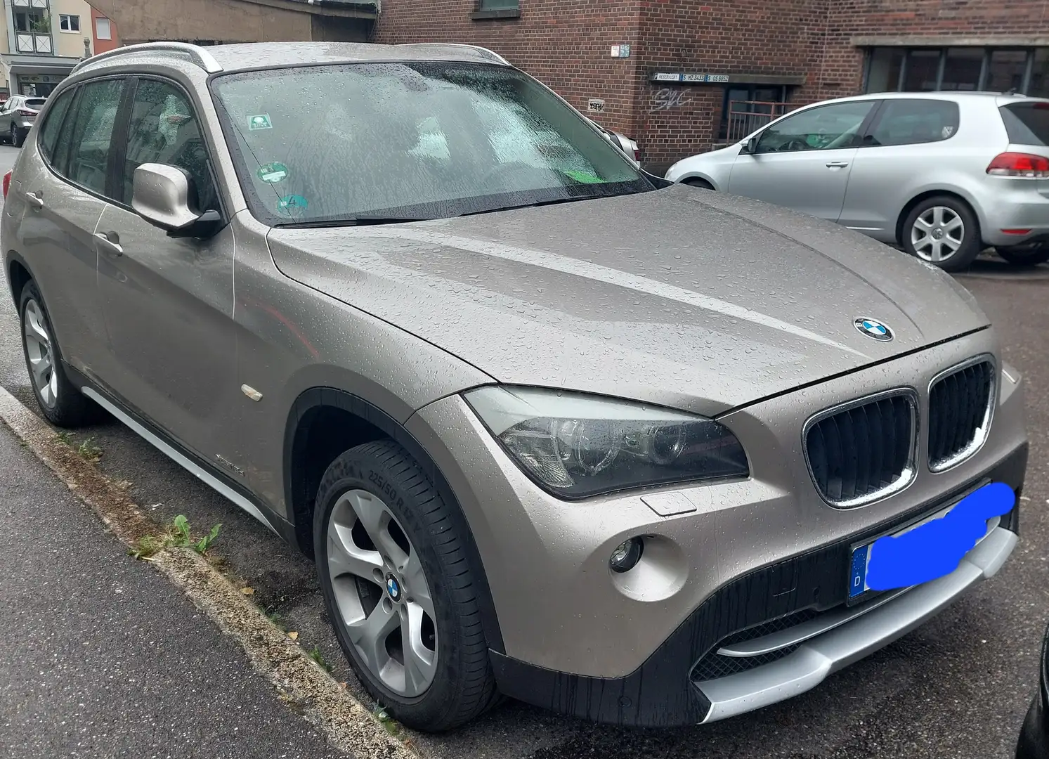 BMW X1 X1 sDrive18d Béžová - 1