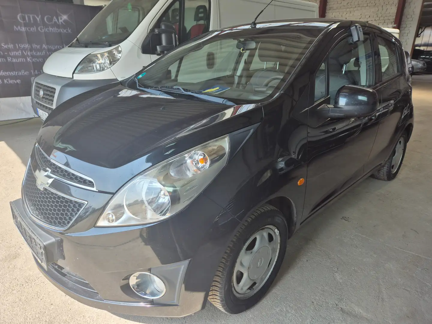 Chevrolet Spark LS Schwarz - 2
