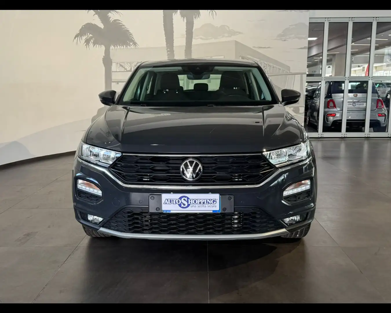 Volkswagen T-Roc 2.0 TDI SCR Business BlueMotion Technology Grijs - 2