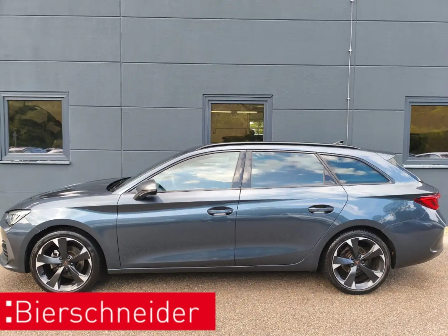 CUPRA Leon Sportstourer 1.5 eTSI DSG AHK BEATS NAVI LED Grau - 2
