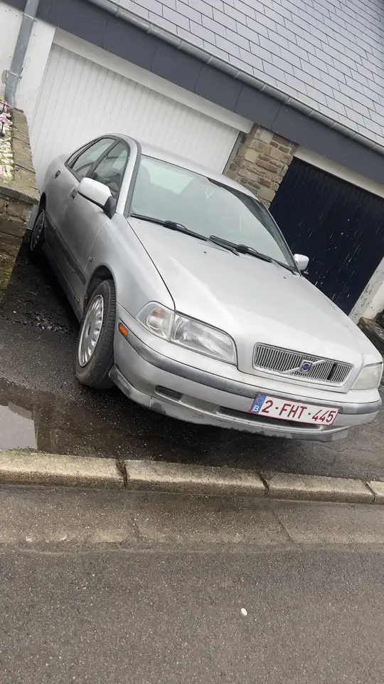 Volvo S40 1.9 D, foto 2