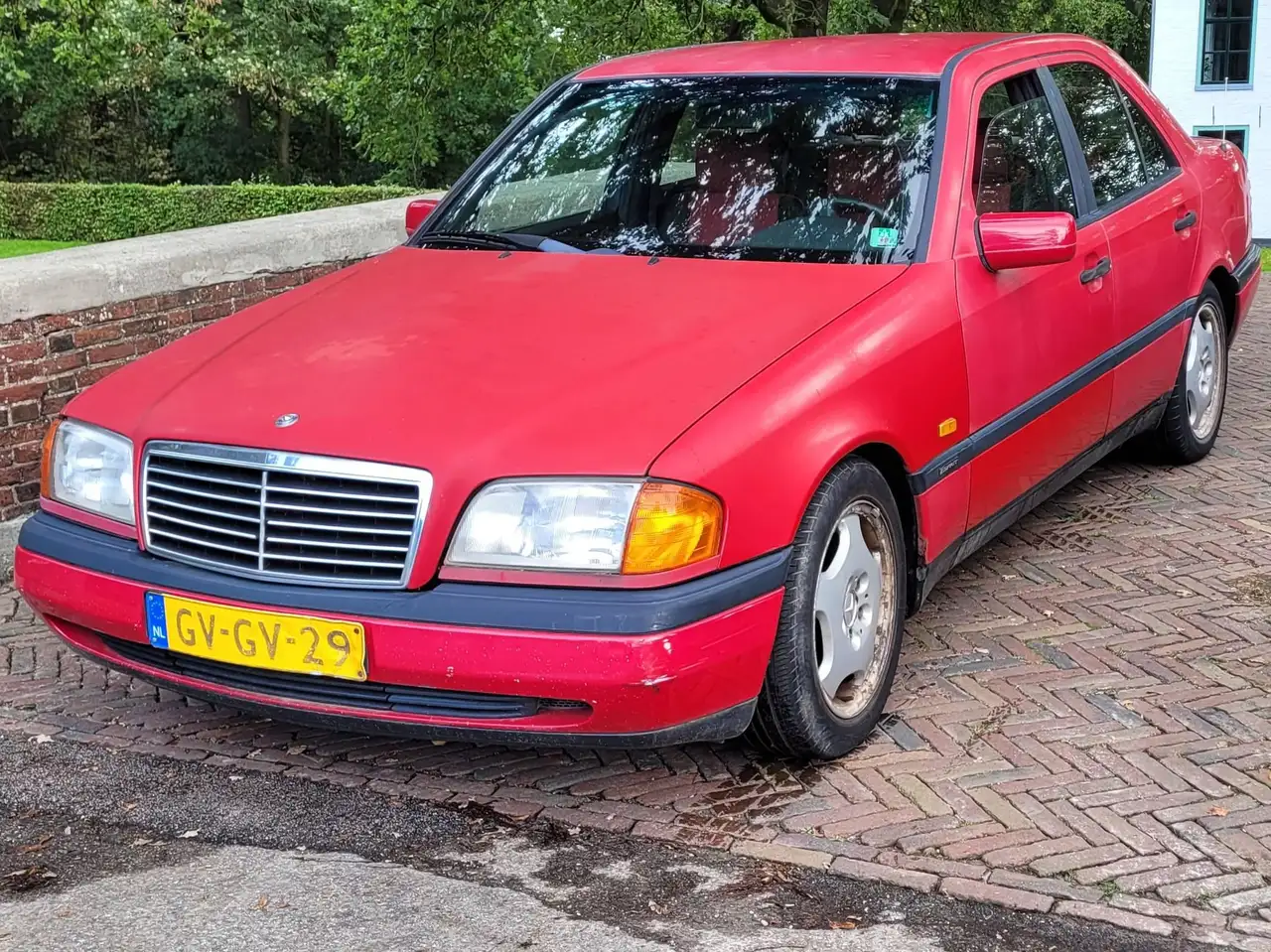 Mercedes-Benz C 180