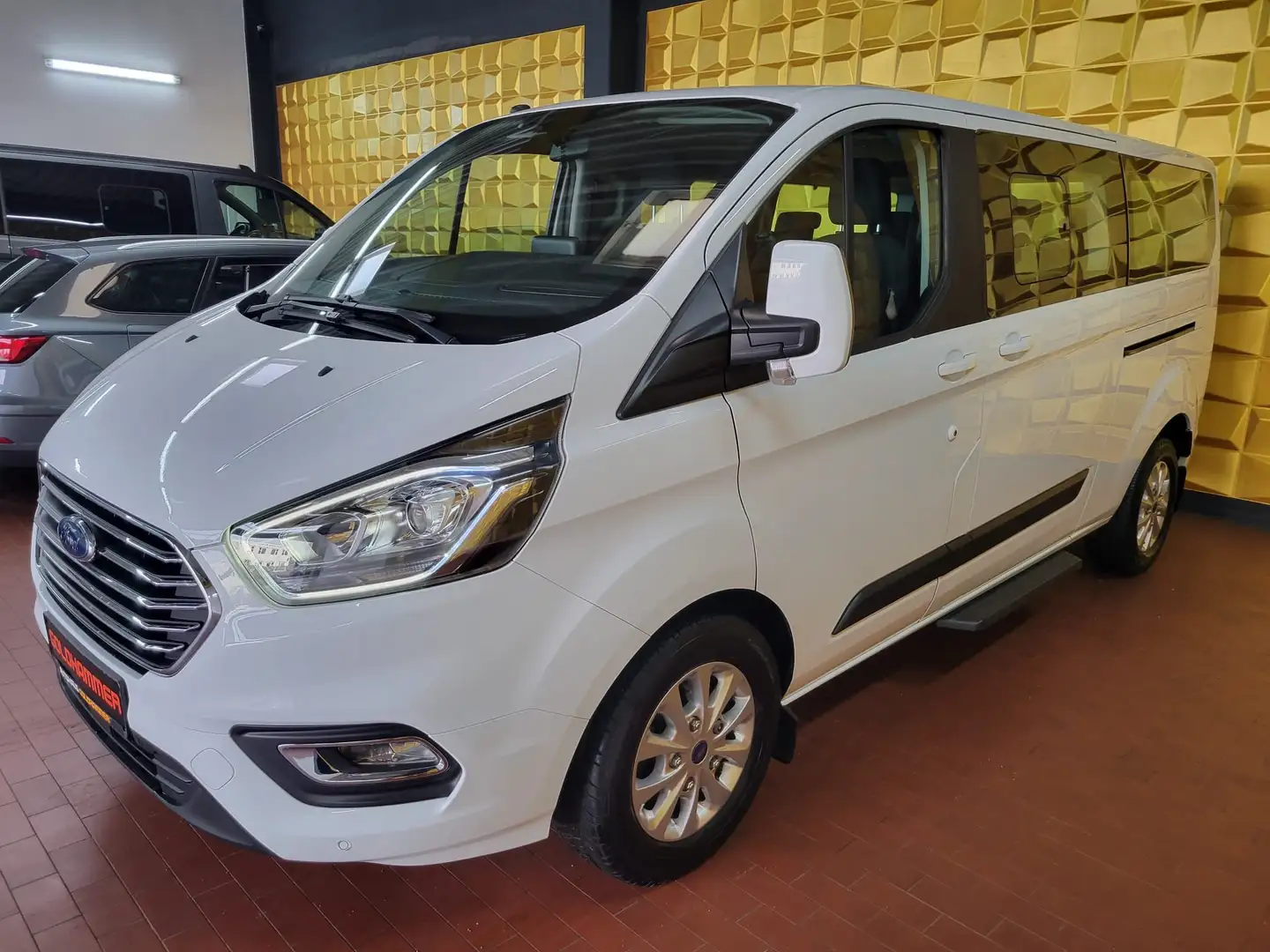 Ford Tourneo Custom L2 AUTOM/8-S/KAMERA/NAV/TEMP Weiß - 2