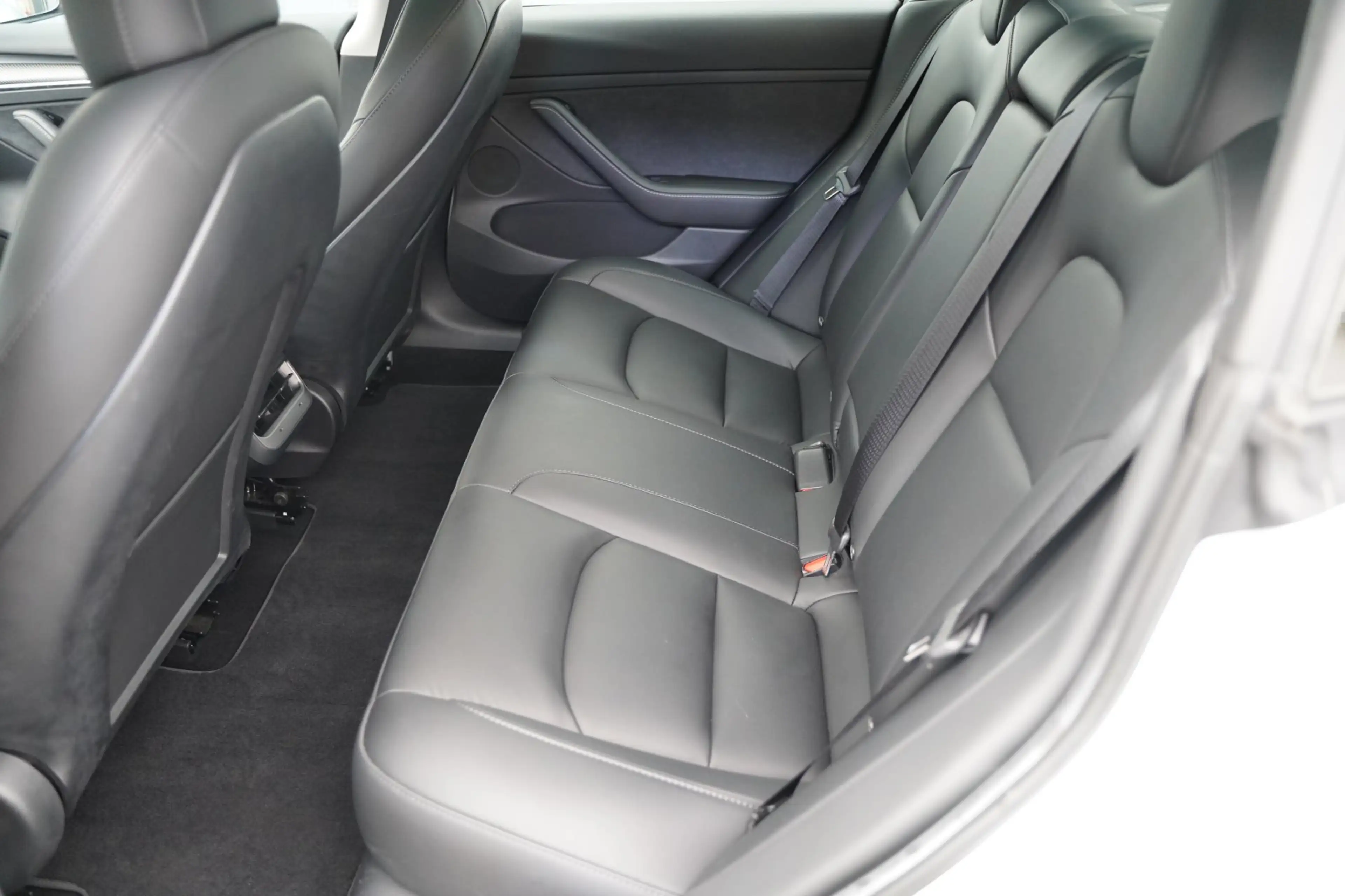 Tesla Model 3 Standard Range + 2. Hd., unfallfrei — photo 9