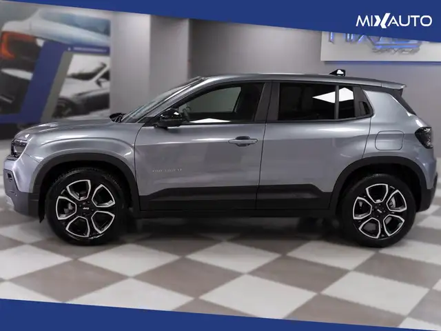Jeep Avenger view 3