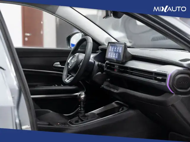 Jeep Avenger view 17