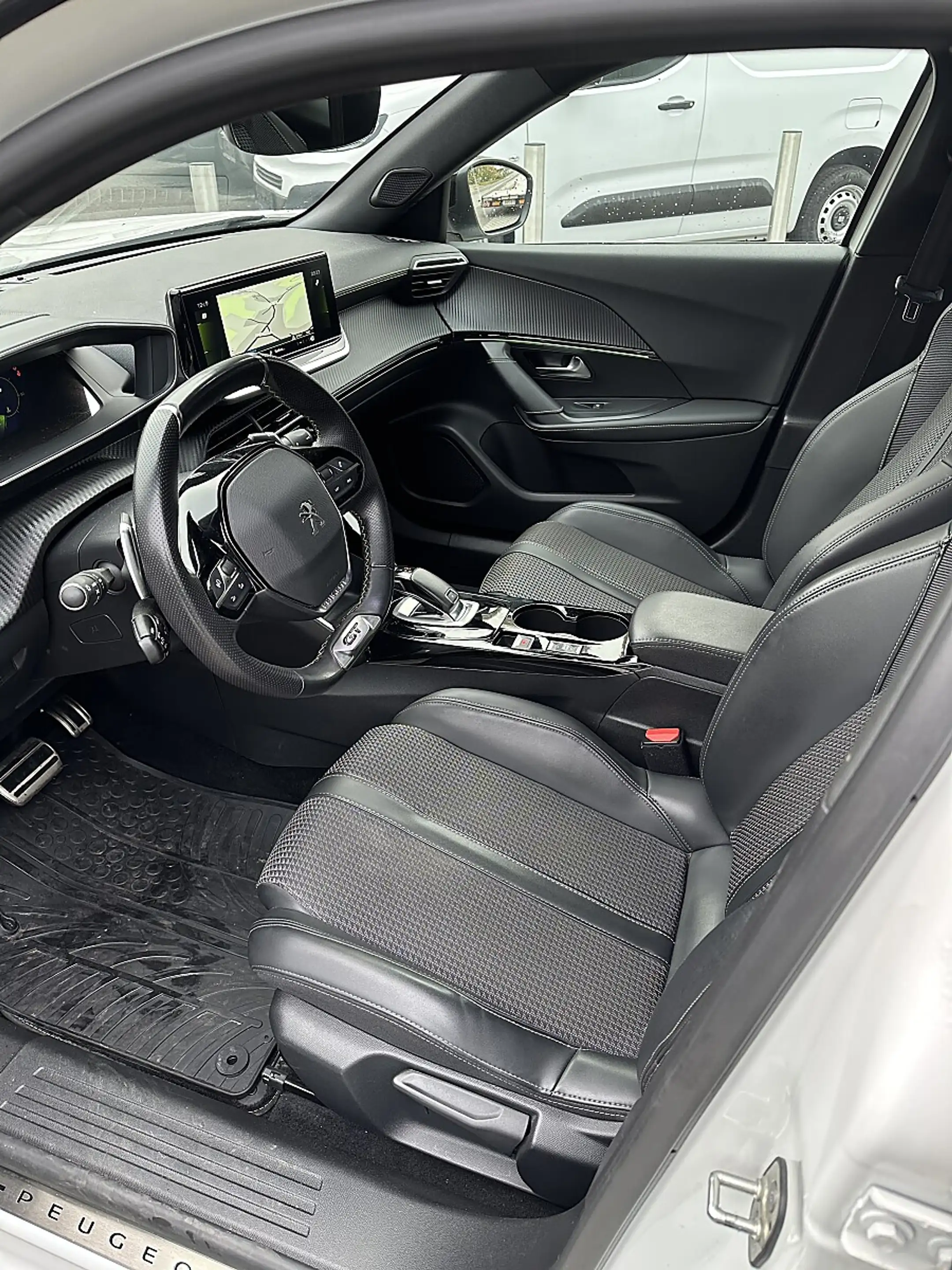 Peugeot 2008 1.5 BlueHDI 130 GT (EURO 6d) — photo 7