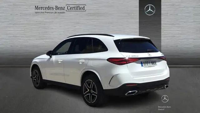 Mercedes-Benz GLC view 4