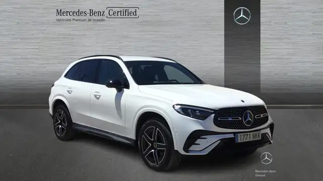 Mercedes-Benz GLC view 3