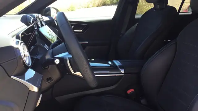 Mercedes-Benz GLC view 7