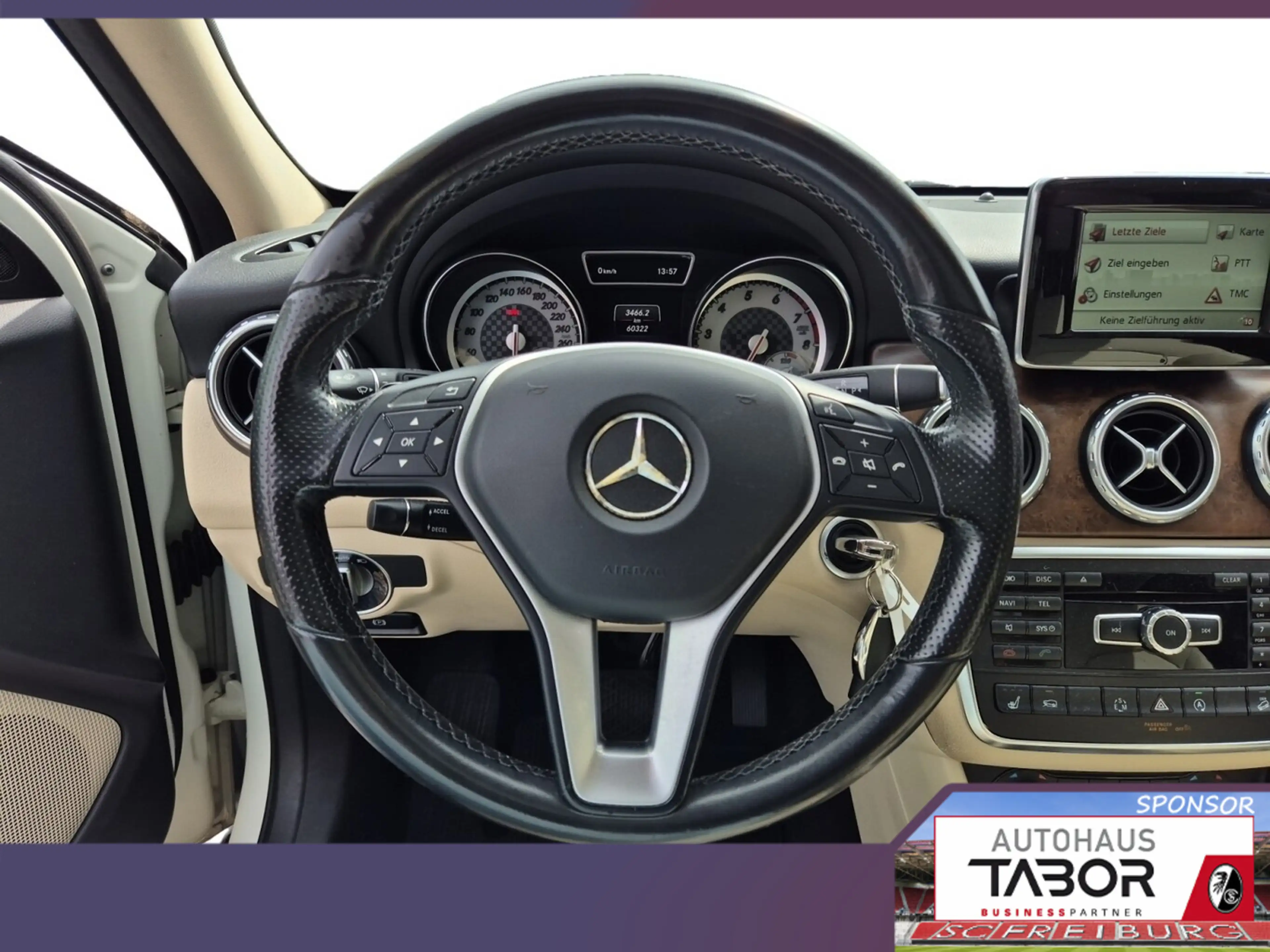 Mercedes-Benz GLA 250 250 Urban 4Matic Pano Nav Harman Kam Memory — photo 7