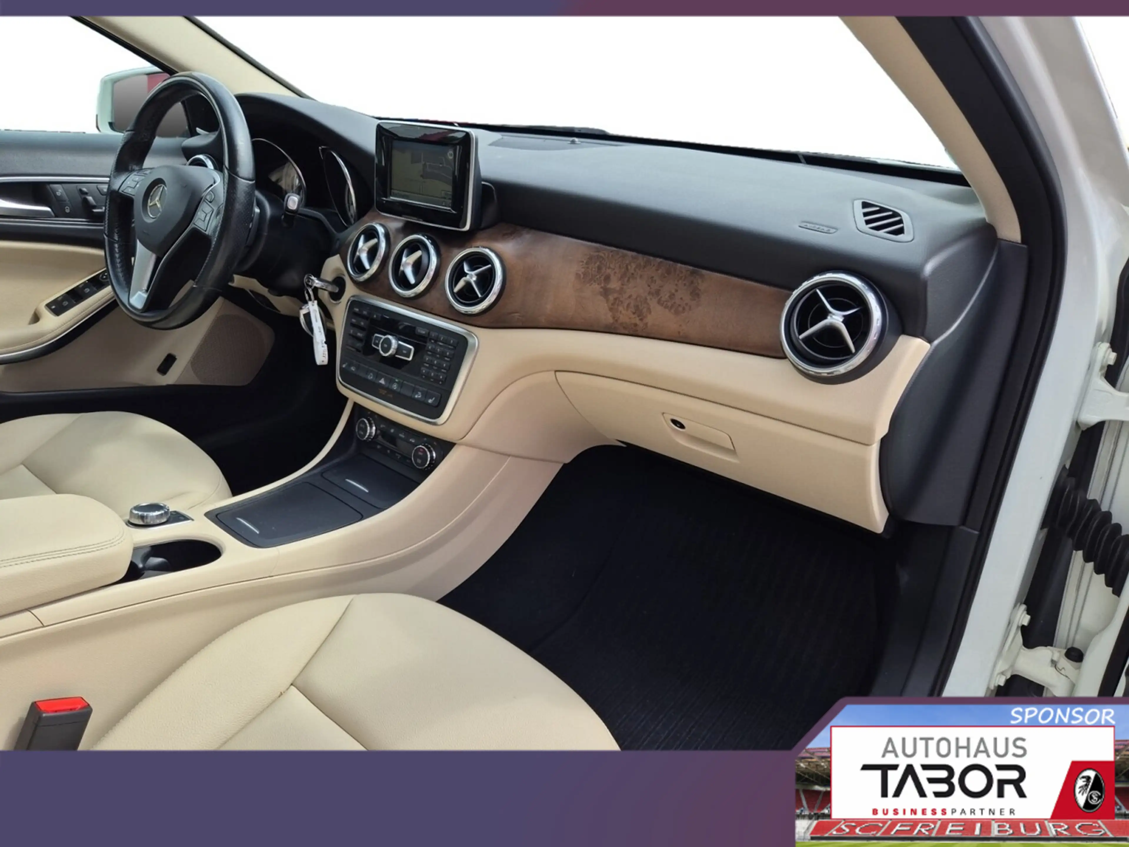 Mercedes-Benz GLA 250 250 Urban 4Matic Pano Nav Harman Kam Memory — photo 5