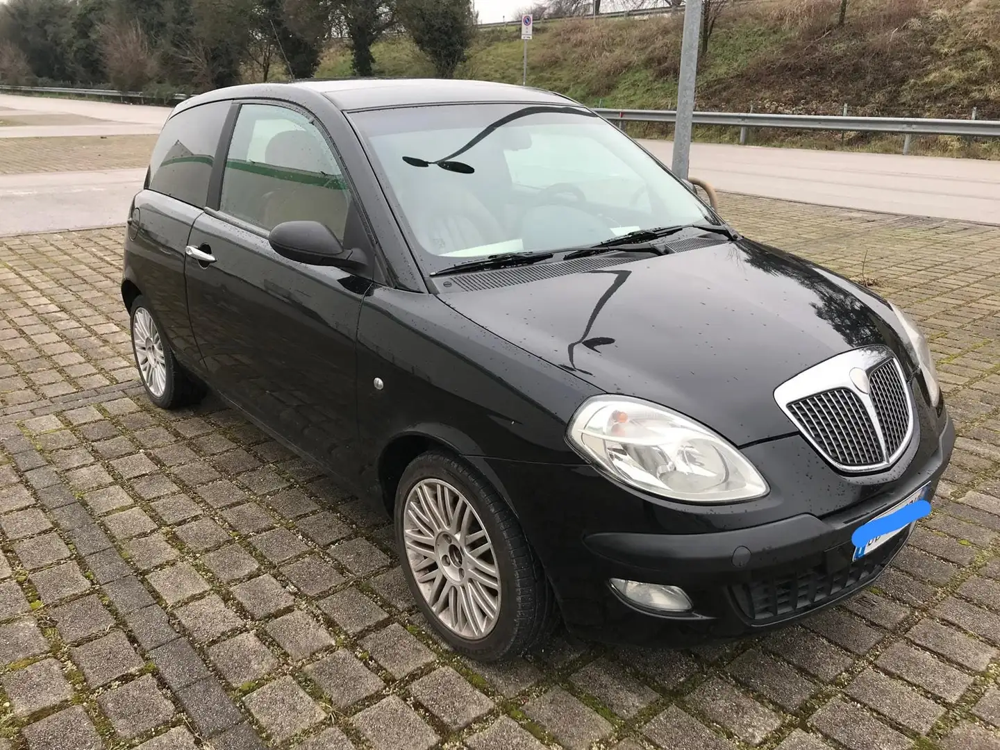 Lancia Ypsilon Nero - 2