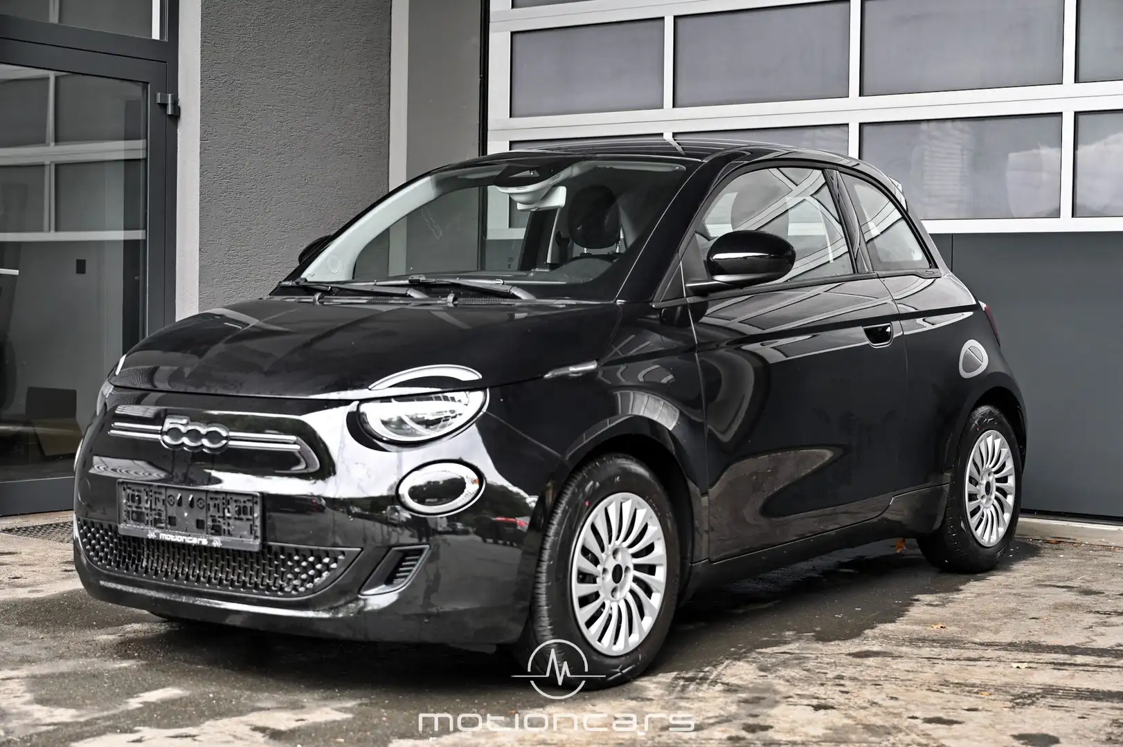 Fiat 500e Action Pickerl NEU Černá - 1
