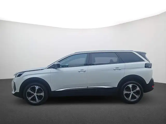 Peugeot 5008 view 4