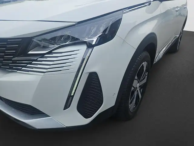 Peugeot 5008 view 9