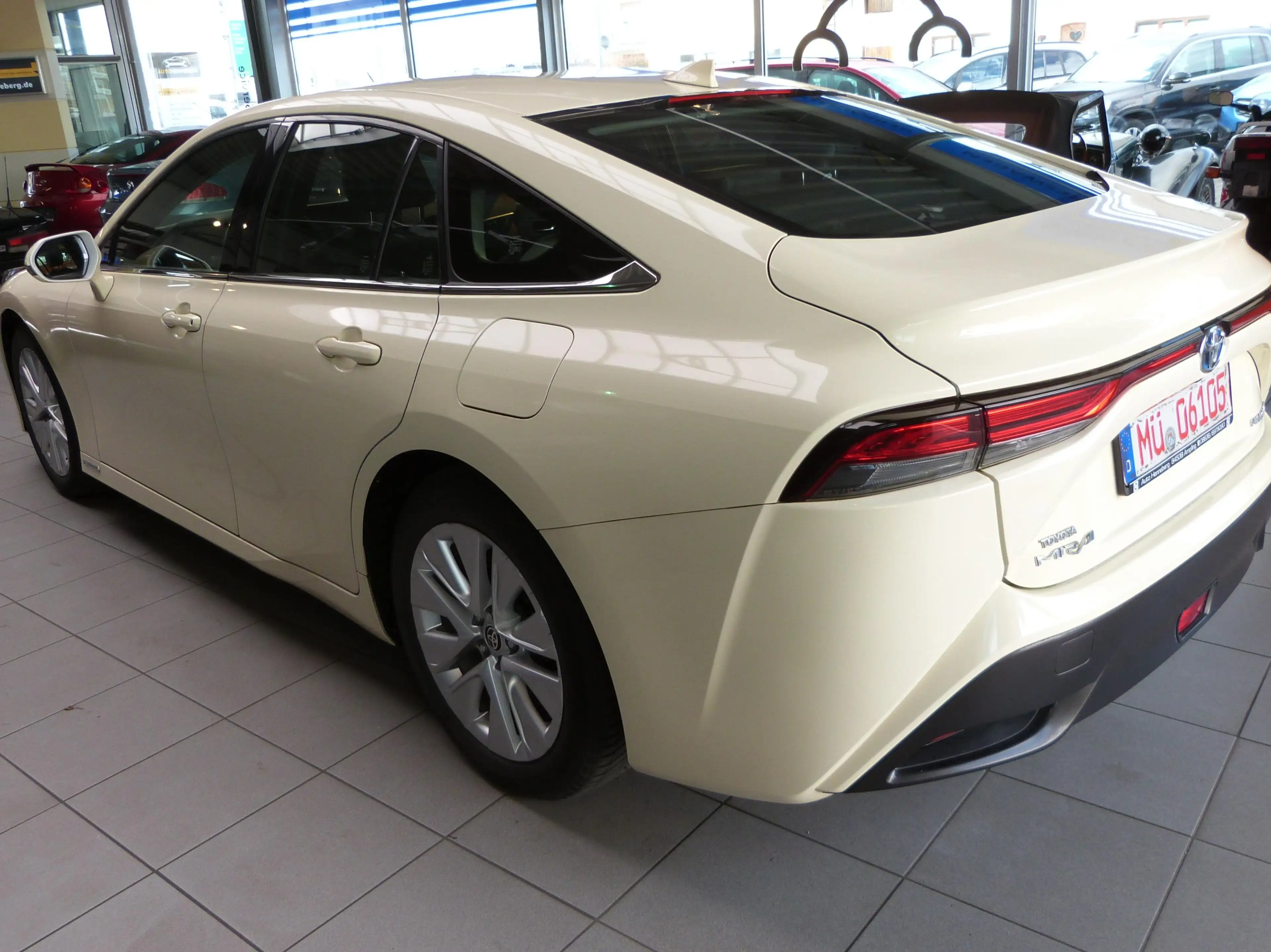 Toyota Mirai Basis — photo 6