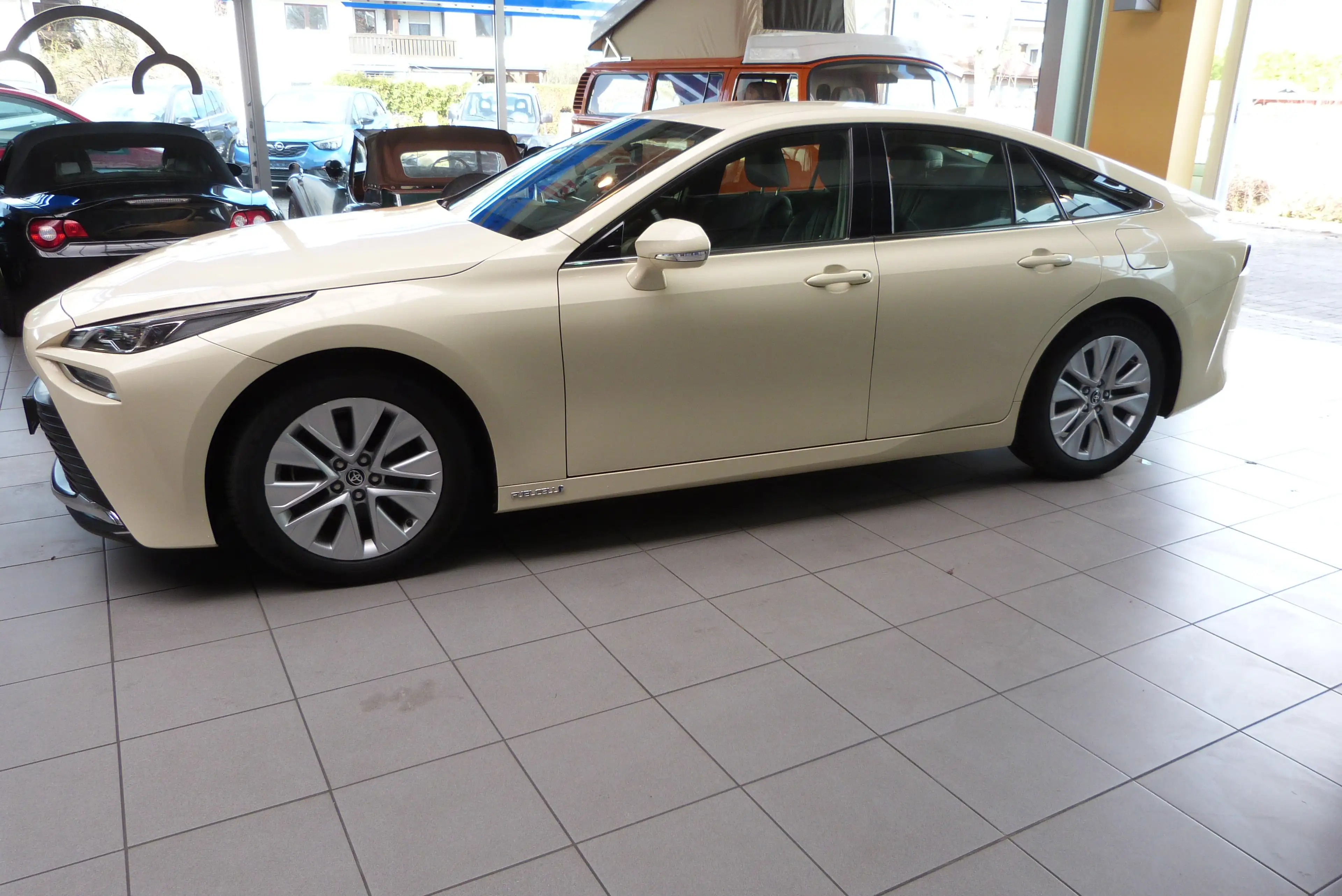 Toyota Mirai Basis — photo 8
