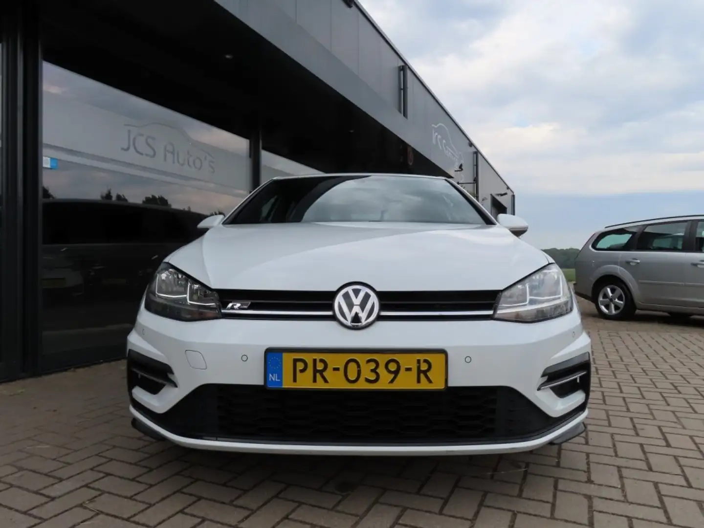 Volkswagen Golf R 1.5 TSI Highline R-Line Ecc Navi Adapt Cruise 2017 Wit - 2