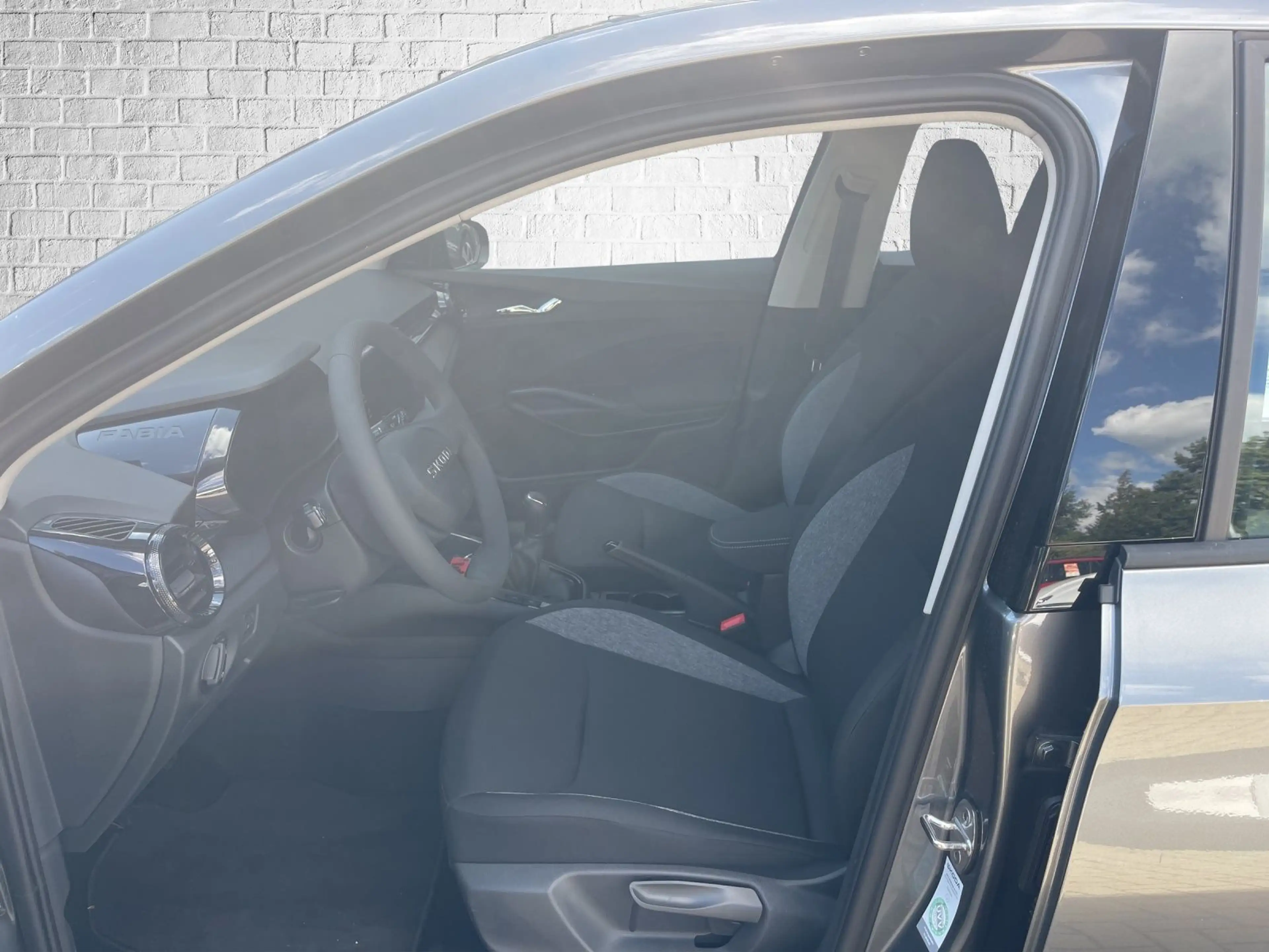 Skoda Fabia 1.0 MPI - Essence — photo 9