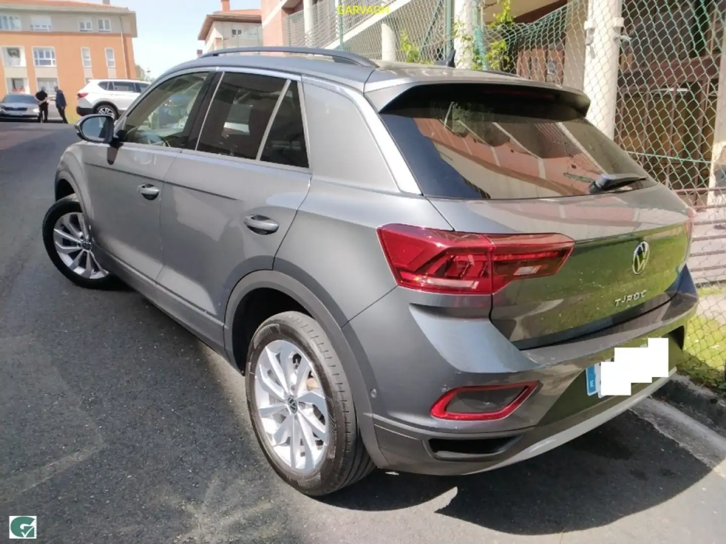 Volkswagen T-Roc 1.5 TSI Advance DSG7 Gris - 2