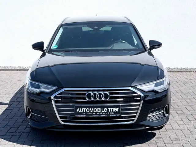 Audi A6 Avant view 2